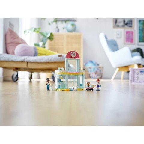 Конструктор LEGO Friends Ветеринарная клиника Хартлейк-Сити (41695) Превью 18